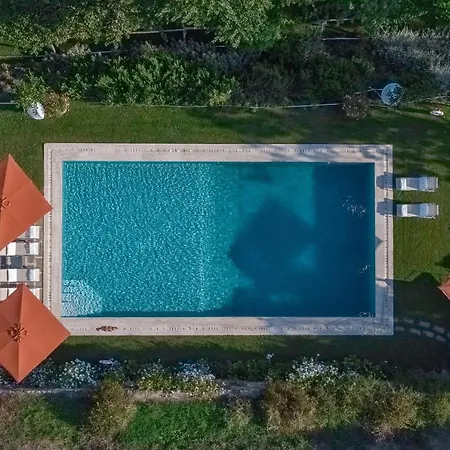 Casale Pinoni Villa *